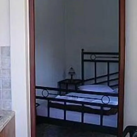 Apartment Constantinos *