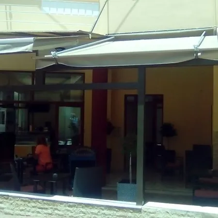 Apartment Constantinos *