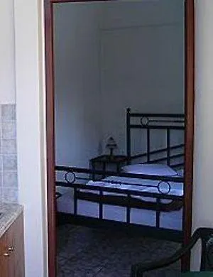 Constantinos Lägenhet