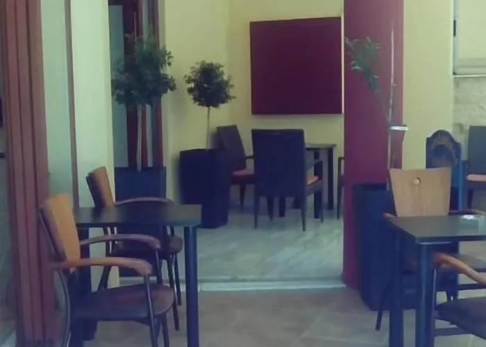 Constantinos * 干尼亞