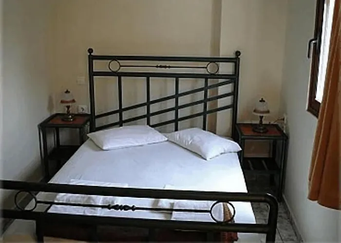 Constantinos * La Canée